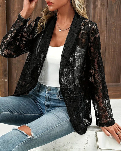 Elegant coat with plain floral lace lapels