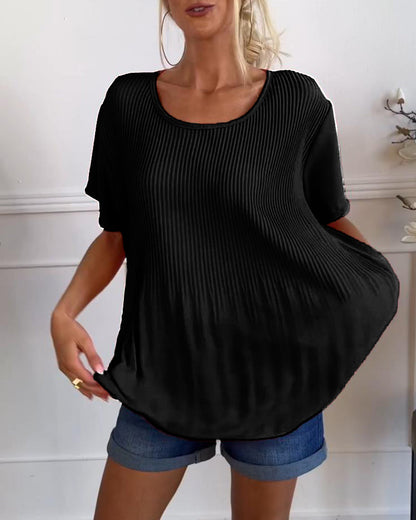 Plain round-neck pleated blouse