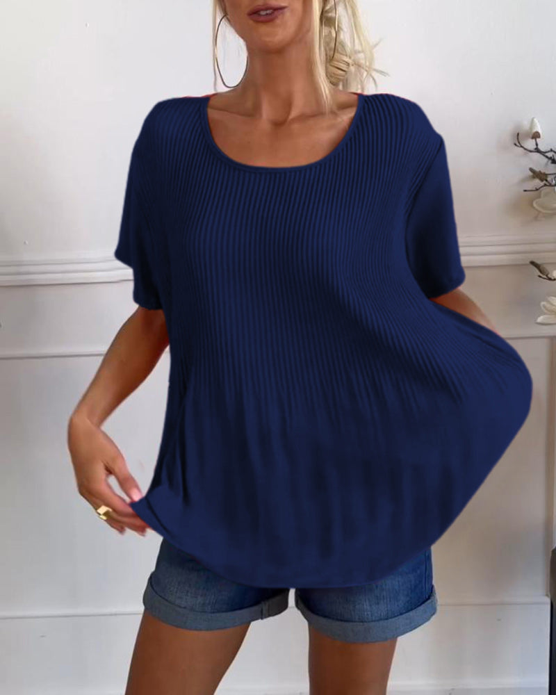 Plain round-neck pleated blouse