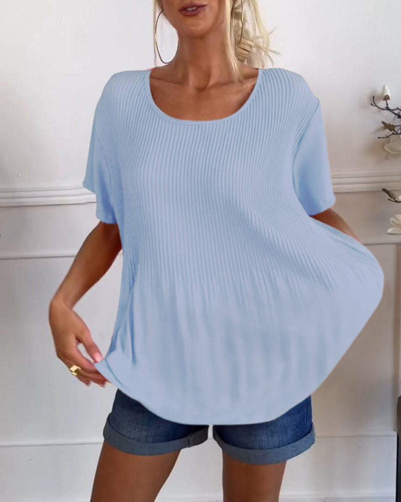 Plain round-neck pleated blouse