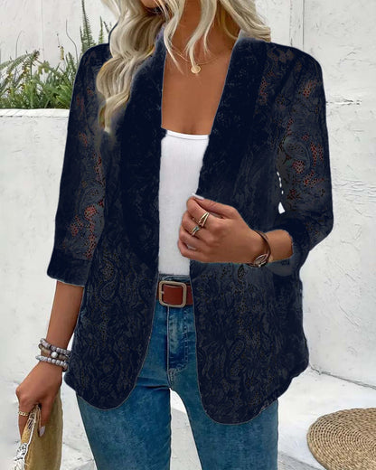 Elegant coat with plain floral lace lapels