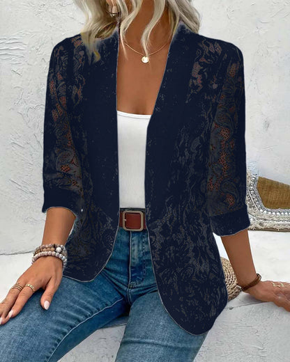 Elegant coat with plain floral lace lapels