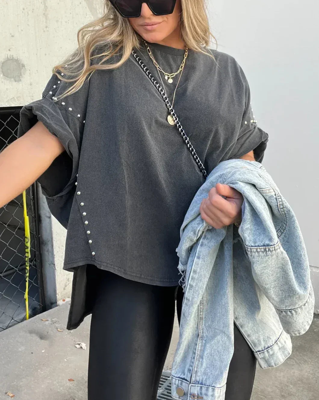 Bella - OVERSIZED T-SHIRT WITH STUDS